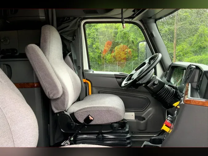 2021 INT LT625 6x4