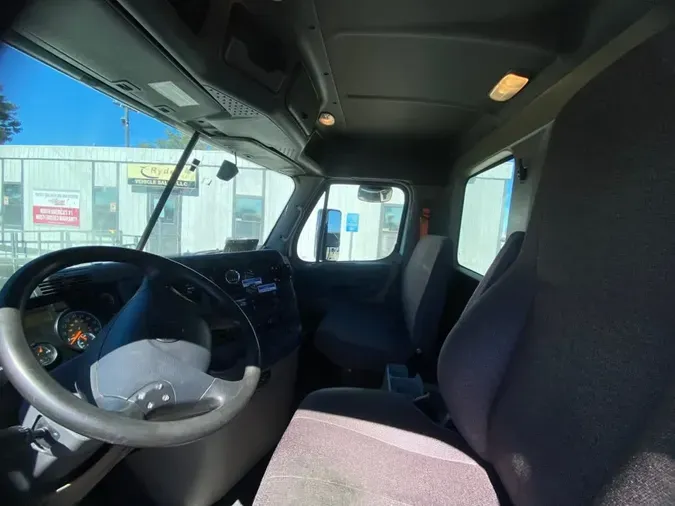 2020 FREIGHTLINER/MERCEDES CASCADIA 125