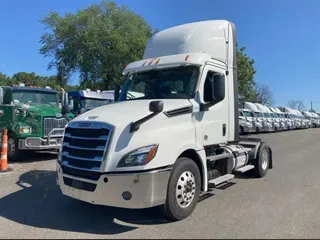 2019 FREIGHTLINER NEW CASCADIA 126