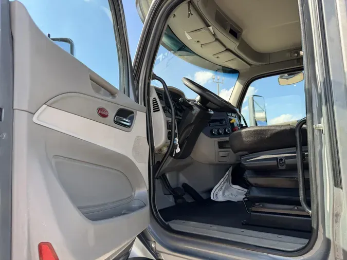 2018 Peterbilt 579513a79bb6e7eec738348ab90eec17038