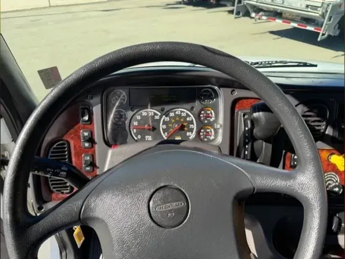 2019 Freightliner Business Class M2 106