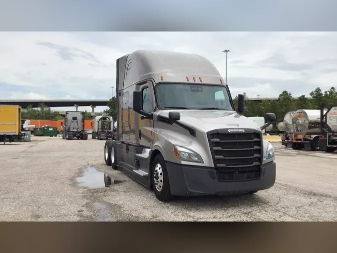 2023 Freightliner Cascadia5145215bfcd78092e52f736dfd8296a2