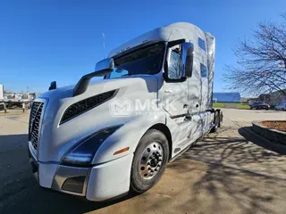 2024 VOLVO VNL64T760