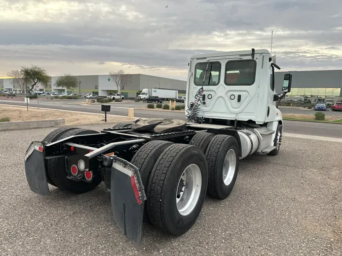 2018 FREIGHTLINER/MERCEDES CASCADIA 125