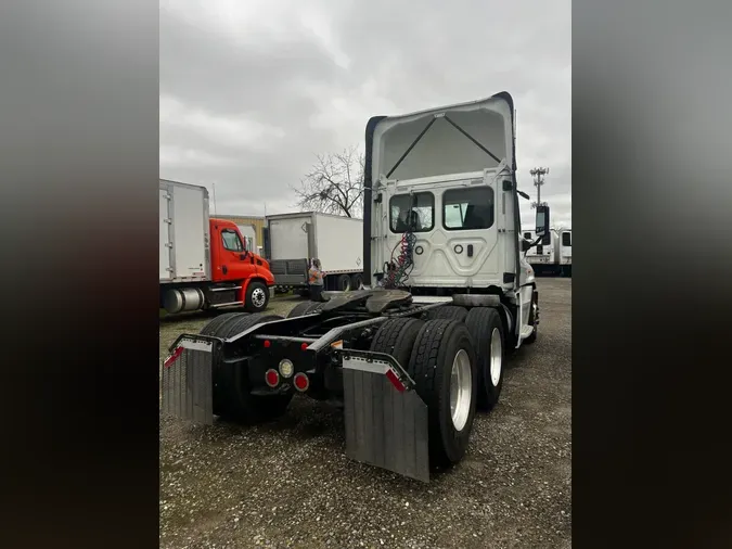 2018 FREIGHTLINER/MERCEDES CASCADIA 125