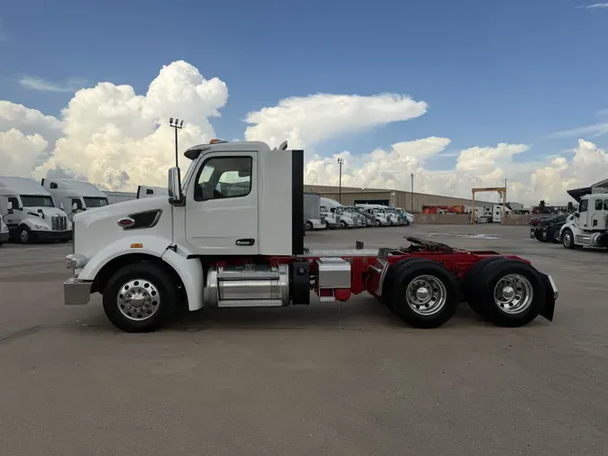 2023 Peterbilt 567