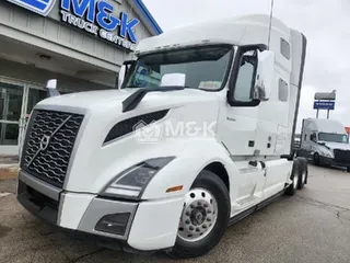 2023 VOLVO VNL64T760