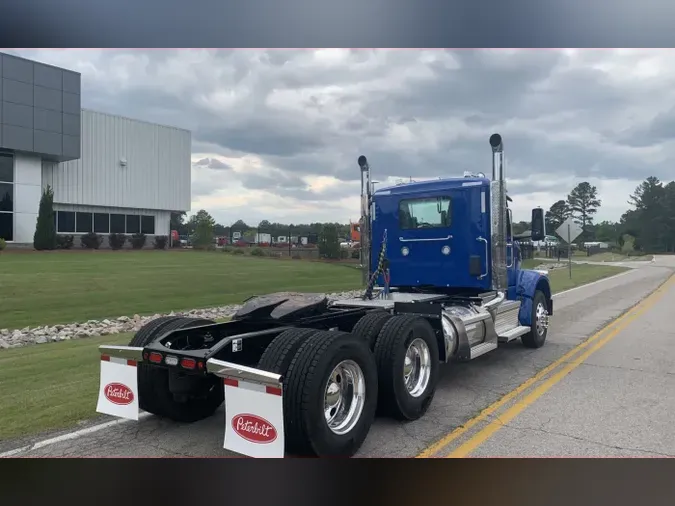 2025 Peterbilt 567