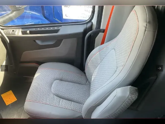 2025 VOLVO VNL64T760514ff5a7d13555aff9f6fde95792a4cc