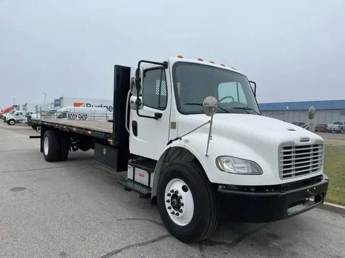 2018 Freightliner Business Class M2 106