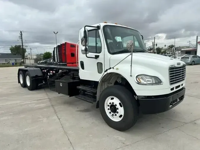 2018 Freightliner Business Class M2 106
