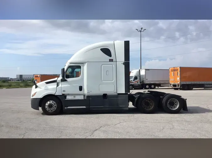 2022 Freightliner Cascadia 126