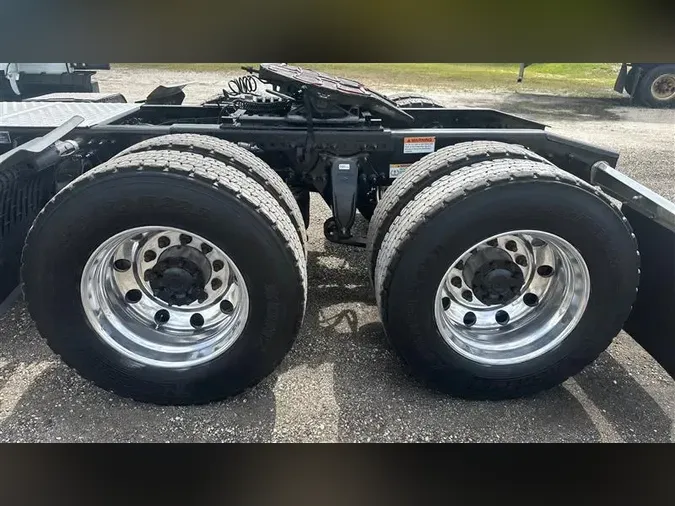 2020 FREIGHTLINER CA126