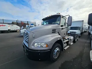 2017 MACK TRUCKS, INC. CXU600