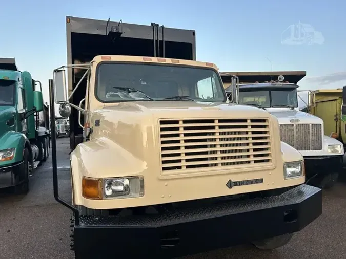 2000 INTERNATIONAL 4900