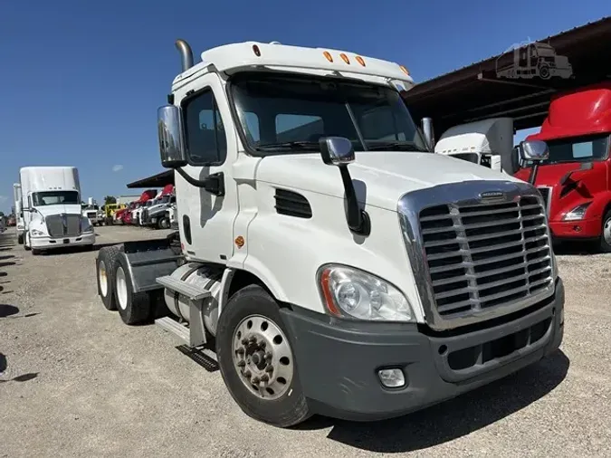 2011 FREIGHTLINER CASCADIA 113