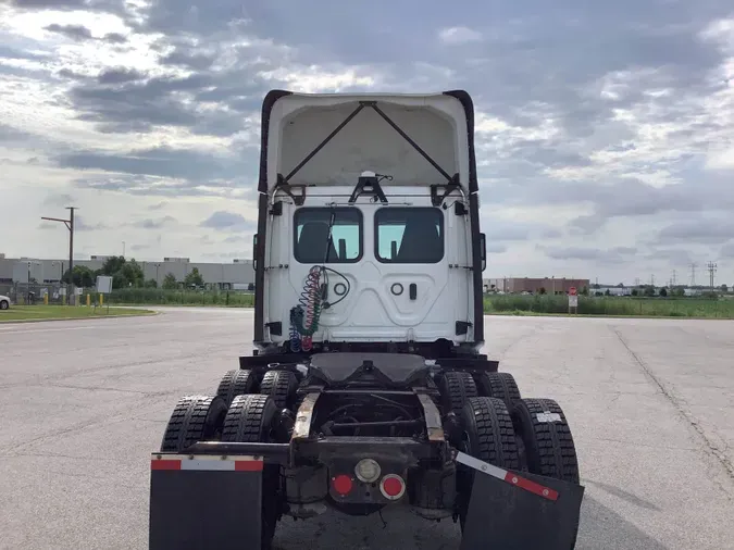 2019 Freightliner Cascadia 126