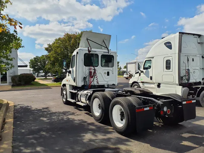 2016 FREIGHTLINER/MERCEDES CASCADIA 125