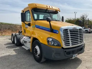 2018 FREIGHTLINER X12564ST