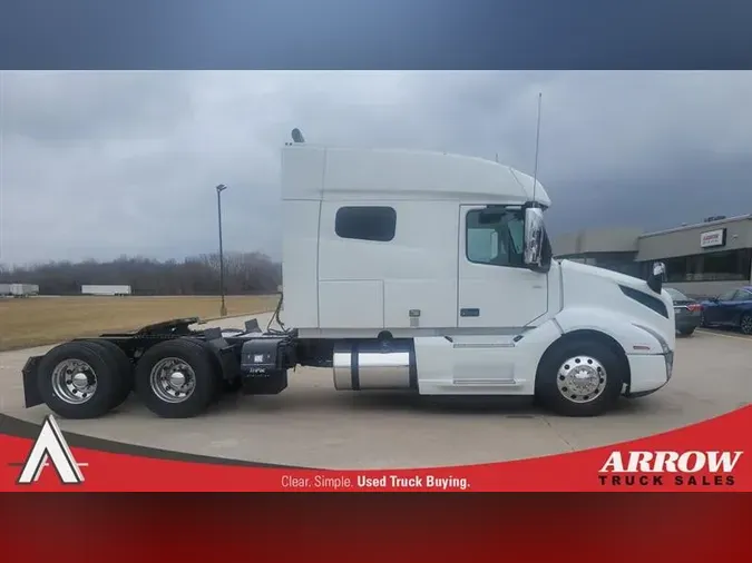 2021 VOLVO VNL740