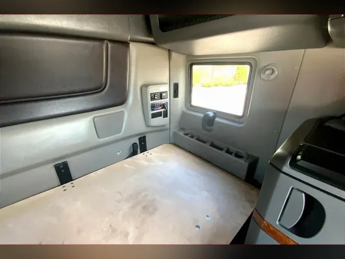 2022 INT LT625 6x4
