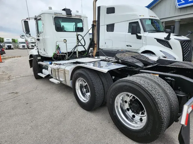 2017 MACK CXU613