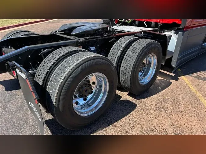 2023 FREIGHTLINER CA126
