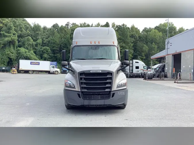 2021 Freightliner Cascadia 126