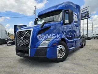 2021 VOLVO VNL64T760