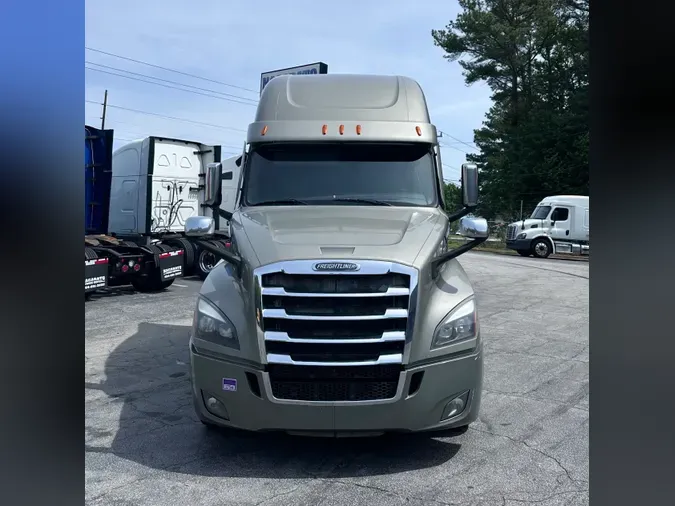 2020 FREIGHTLINER CASCADIA 126
