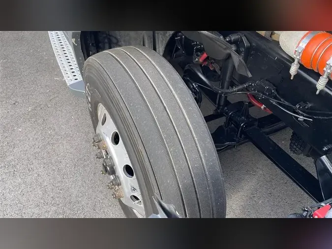 2021 FREIGHTLINER CA126