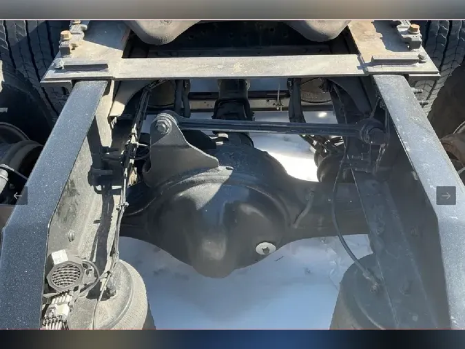 2025 VOLVO VNL64T740516d04c10aeecb5608485e0ef280da55