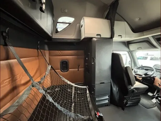 2022 Freightliner Cascadia 126