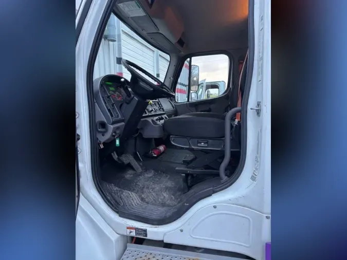 2019 FREIGHTLINER/MERCEDES M2 106
