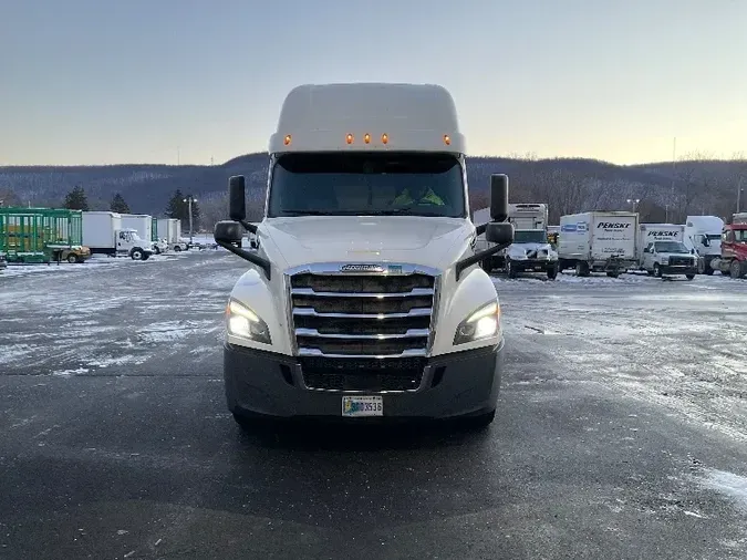 2019 Freightliner T12664ST