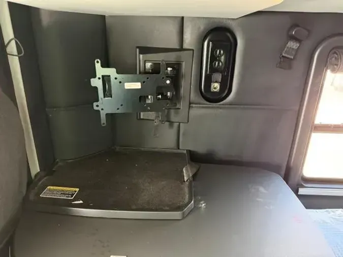 2023 Kenworth T680