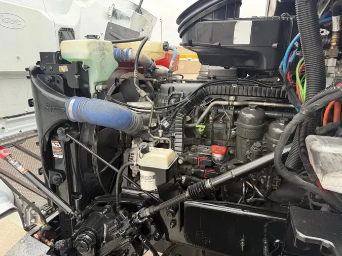 2023 Peterbilt 567