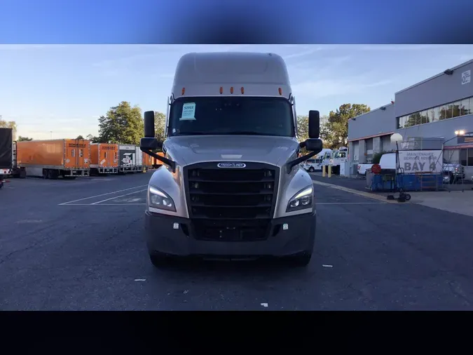2022 Freightliner Cascadia 12651770dbbd9ce6bdc08391b9975b42c22