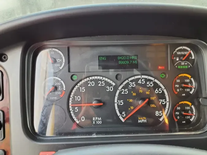 2016 FREIGHTLINER/MERCEDES M2 106