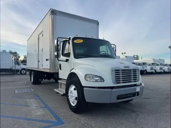 2019 Freightliner Business Class M2 106
