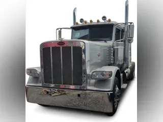 2021 Peterbilt 389