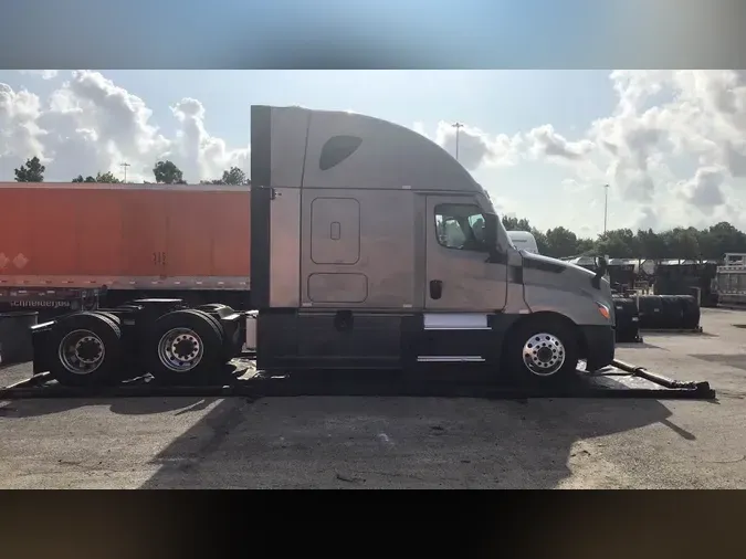 2022 Freightliner Cascadia 12651803f919470cccdf6a0ba9c021b0d25