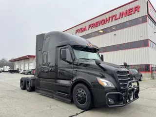 2024 Freightliner Cascadia&reg; Sleeper Cab 126" BBC 72" RR