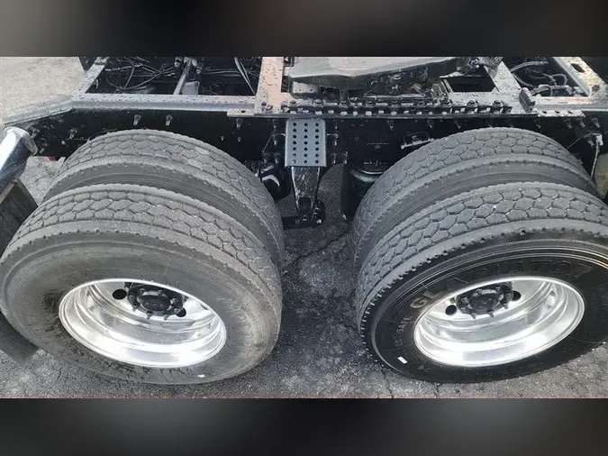 2020 INTERNATIONAL LT