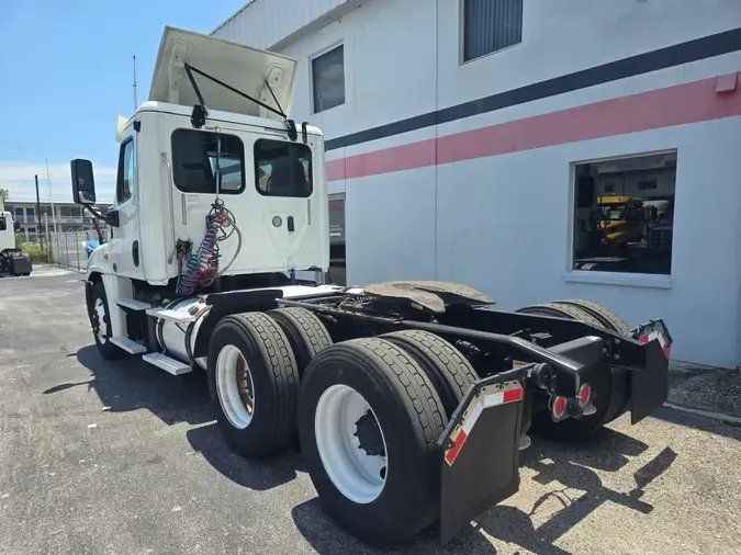 2018 FREIGHTLINER CASCADIA 125