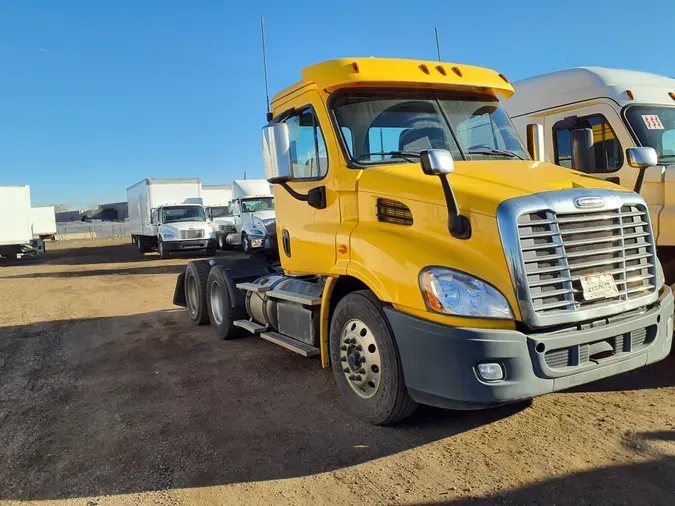 2018 FREIGHTLINER/MERCEDES CASCADIA 113