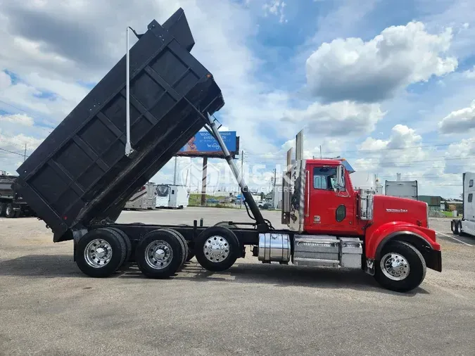 2017 WESTERN STAR 4900