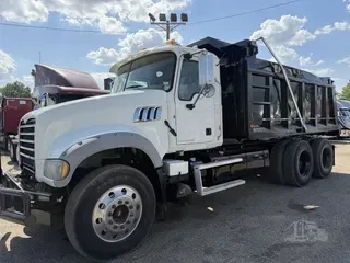 2012 MACK GRANITE GU713