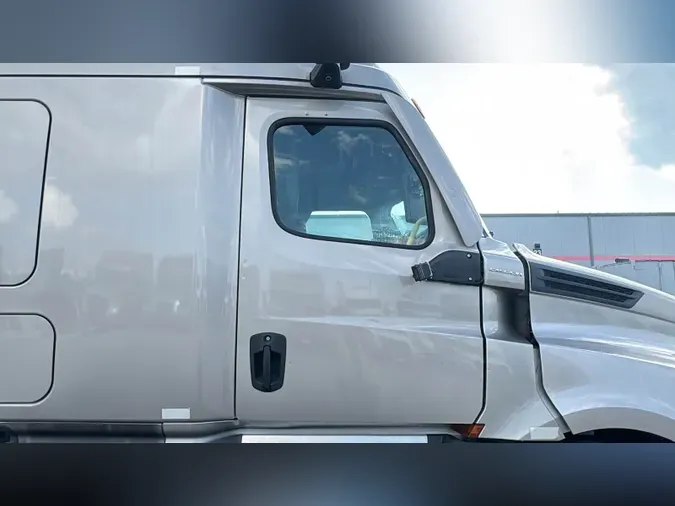 2022 Freightliner Cascadia 126