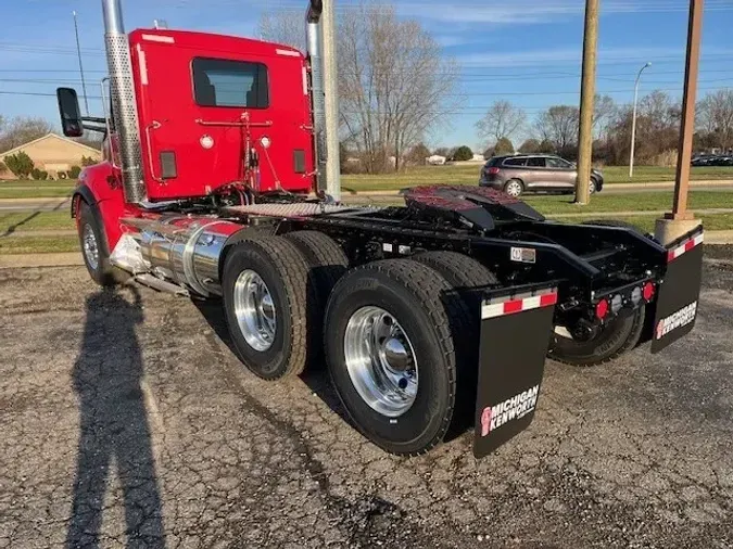 2026 Kenworth T880